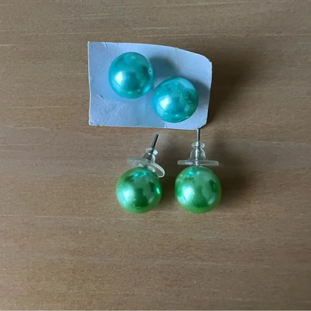 6 pairs of Earrings!!!!